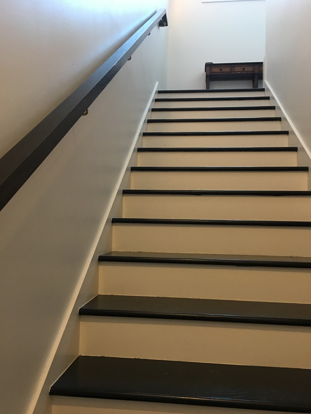 Custom Oak Staircase & RailingRS | Specialty Millworks